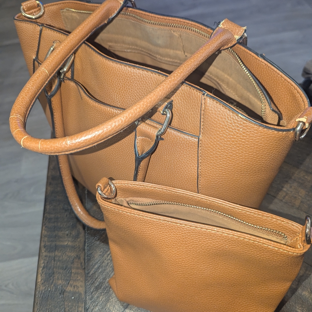 G.H. Bass & Co. Tan Leather Shoulder Bag Set